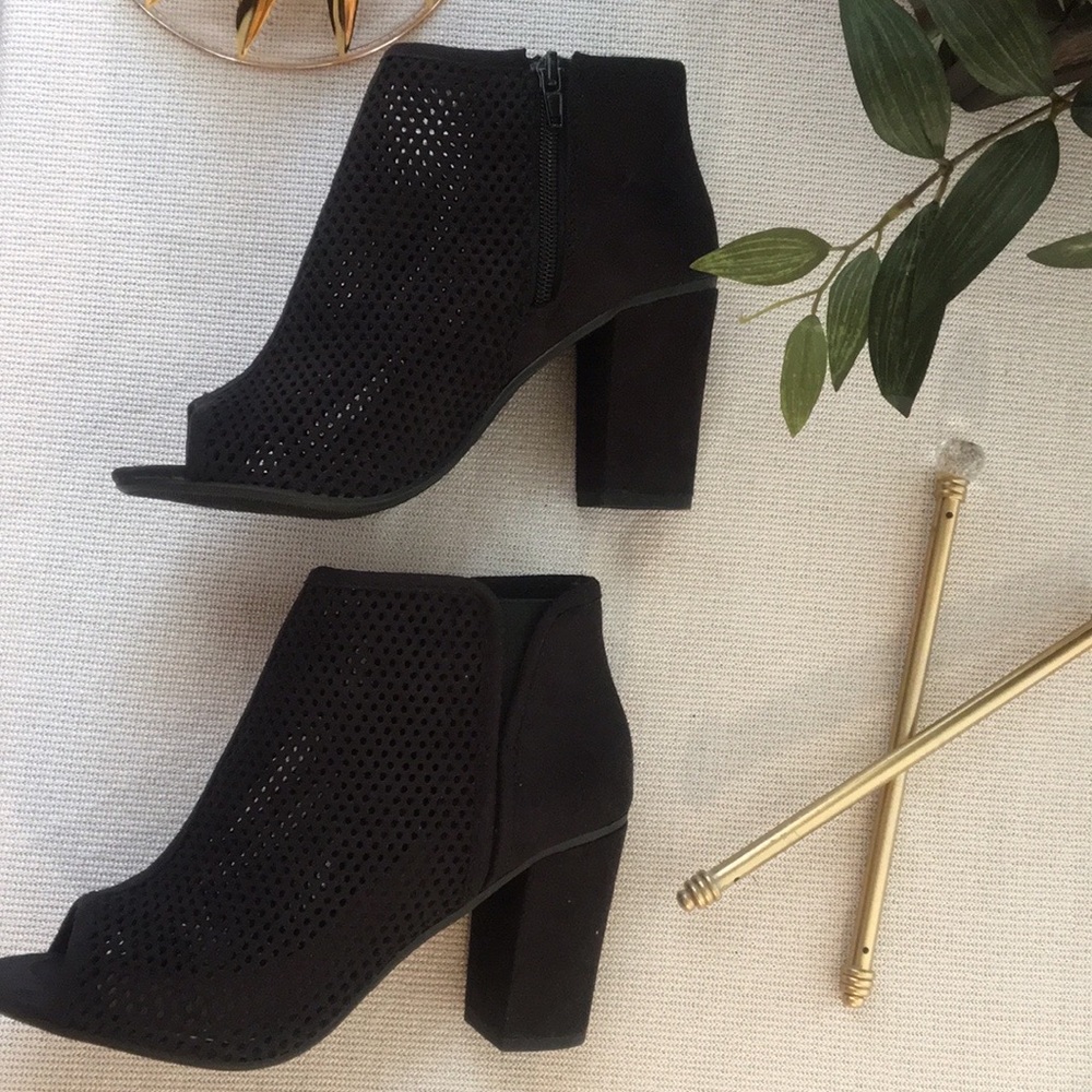 Midnight Velvet Mesh Shoes